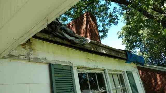 2107 Campbell St - Photo 6 of 32