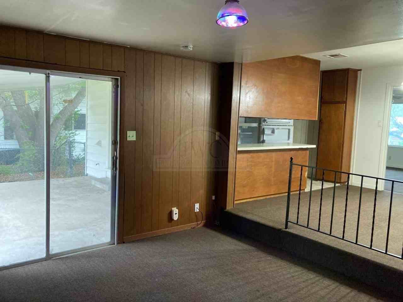 310 Prather Dr - Photo 4 of 17