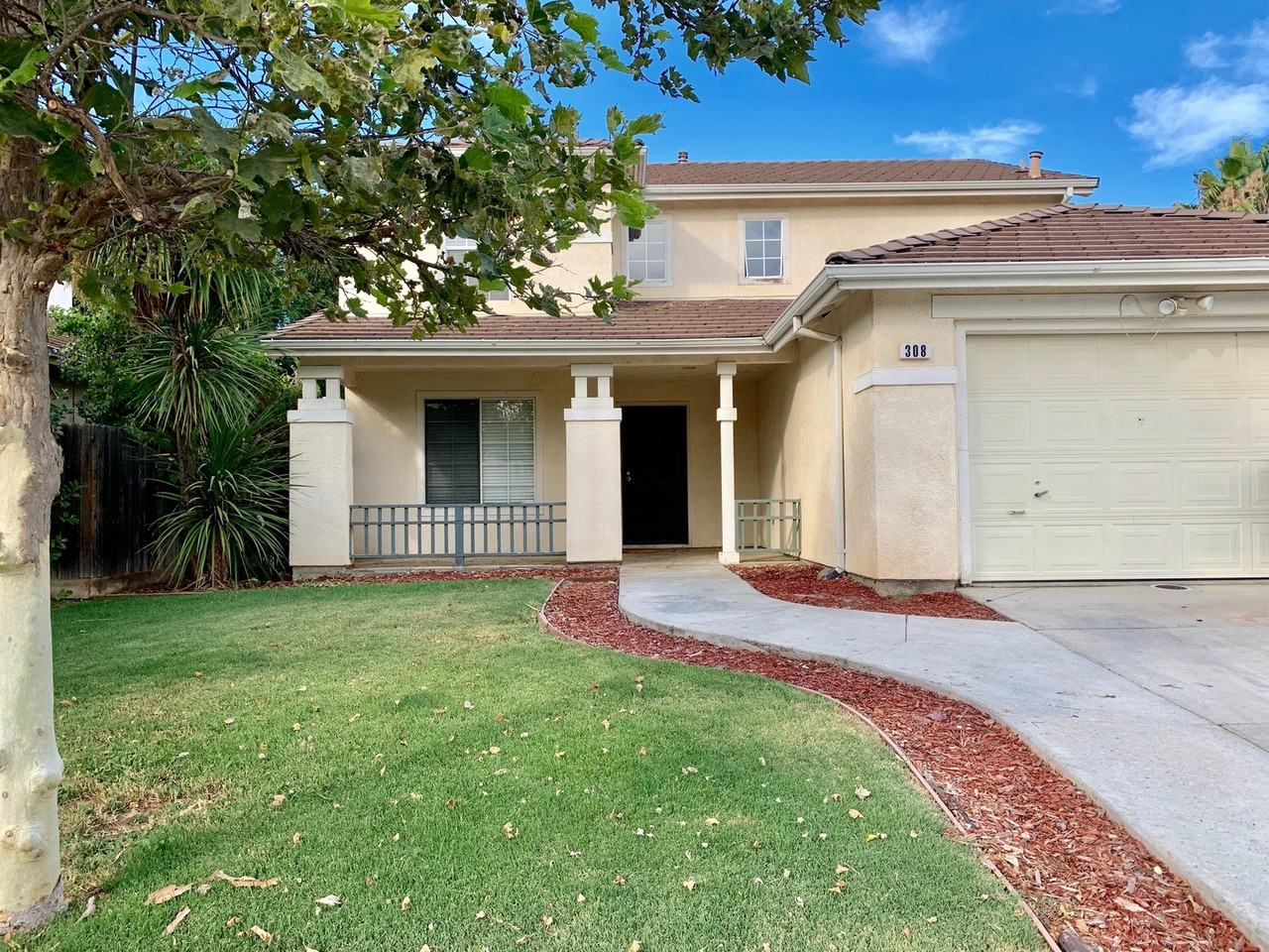 308 Roadrunner Dr - Photo 2 of 13