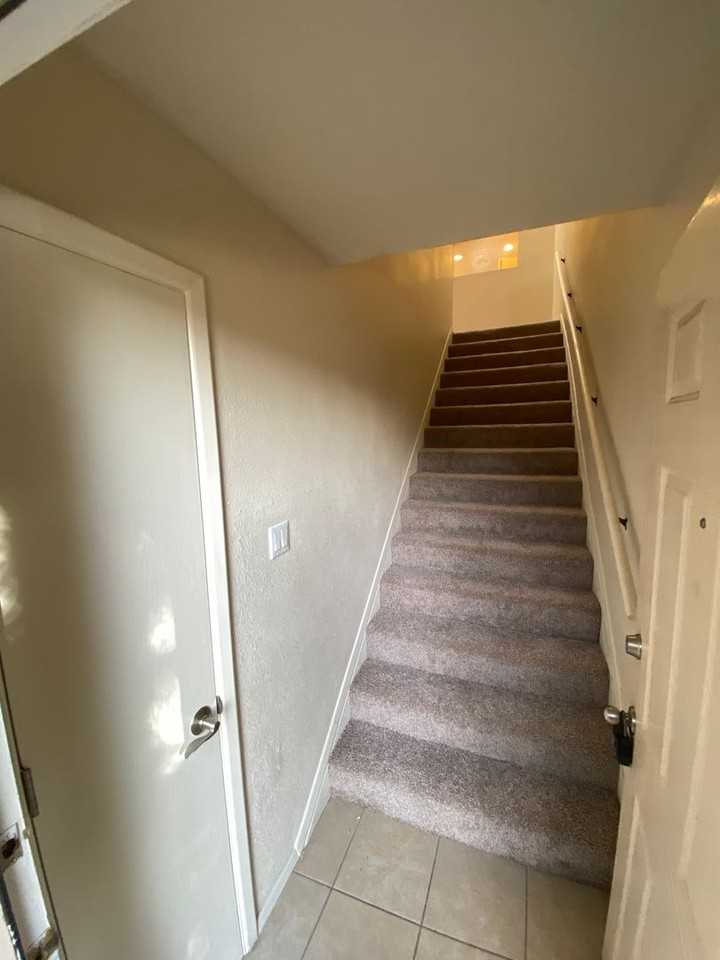 13270 Candelaria Rd Ne - Photo 3 of 24