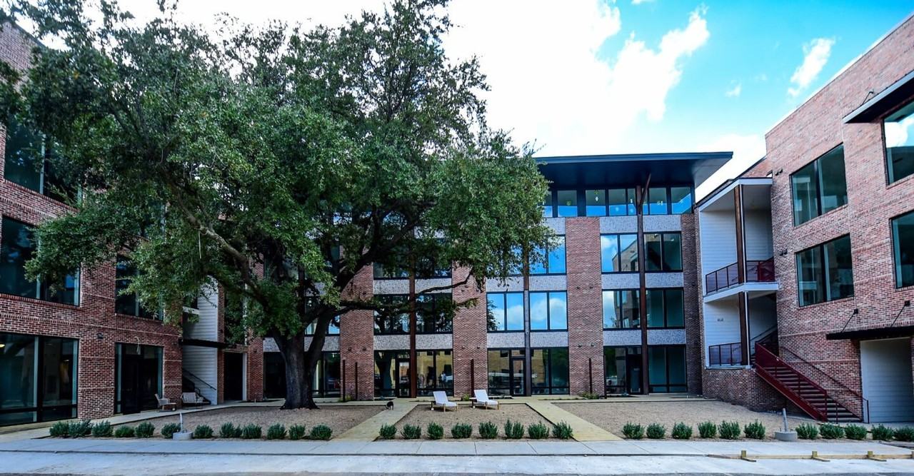 211 W 10th St - Photo 2 of 13