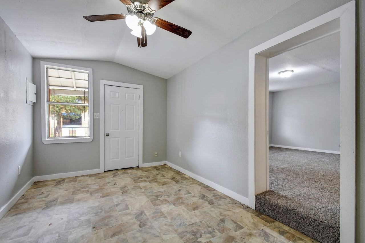 1117 Guadalupe St #B - Photo 7 of 15