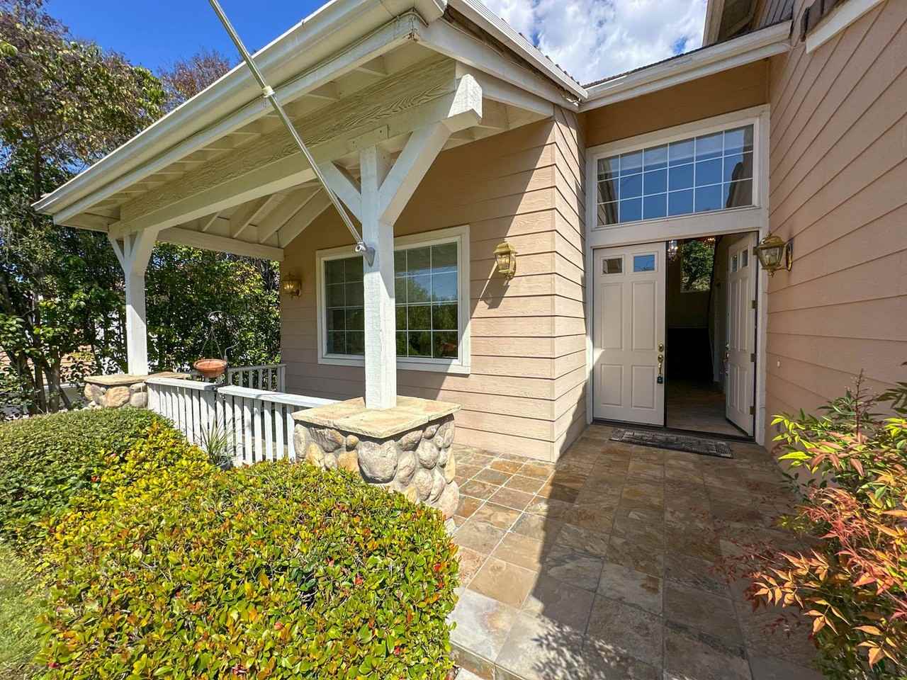 24577 Lola Ln - Photo 2 of 37