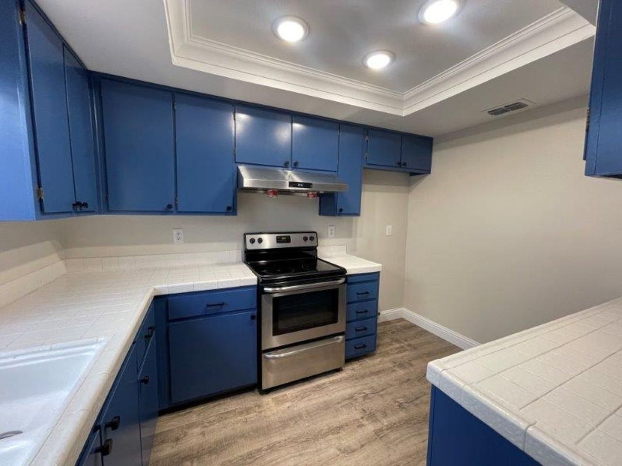 4082 Weymouth Ln - Photo 3 of 26
