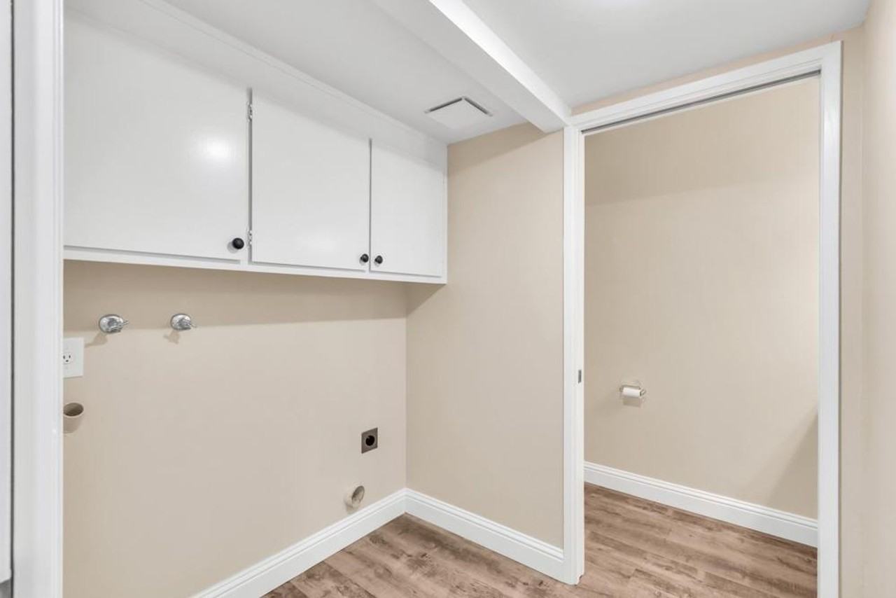 4082 Weymouth Ln - Photo 7 of 26