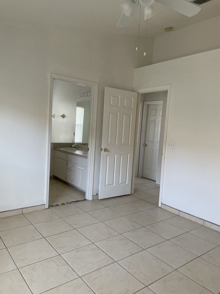 2219 Justin Ave #NA - Photo 2 of 26