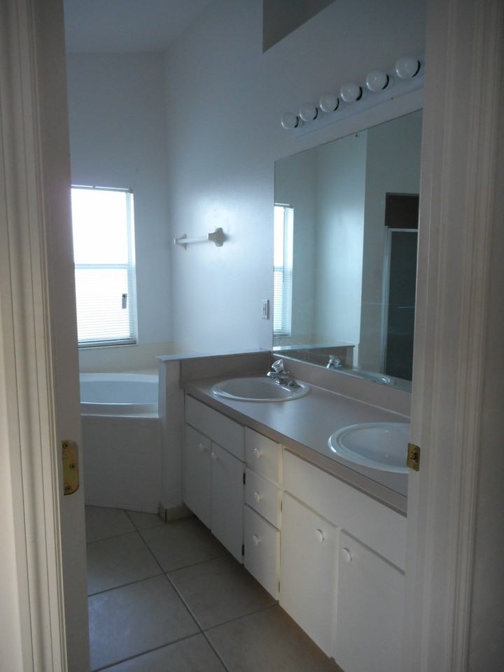 2219 Justin Ave #NA - Photo 5 of 26