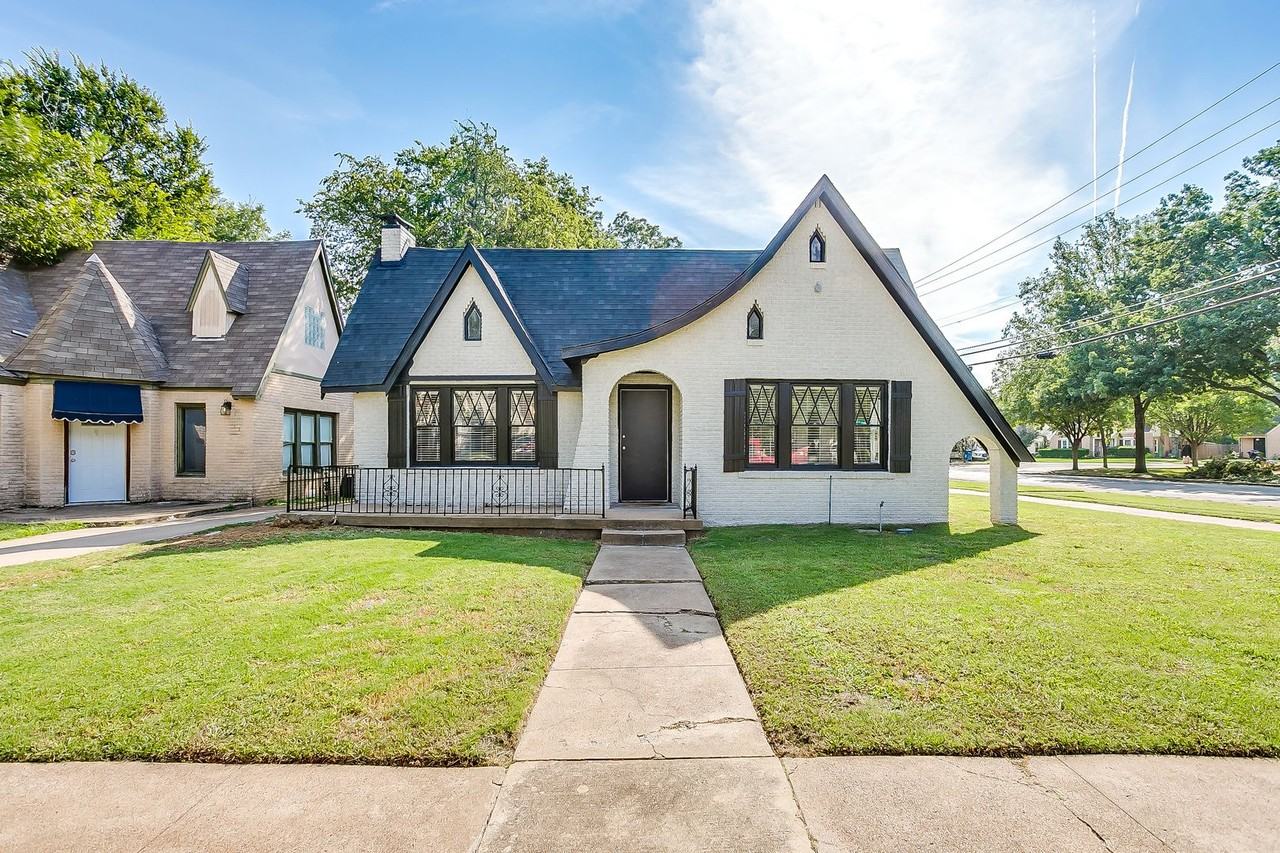 3257 Greene Ave - Photo 3 of 50