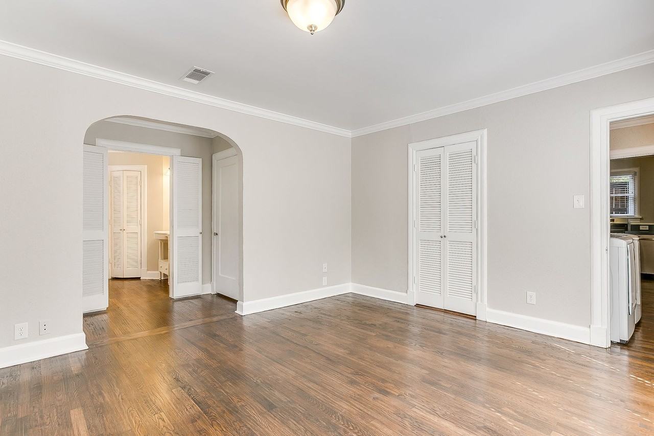 3257 Greene Ave - Photo 7 of 50