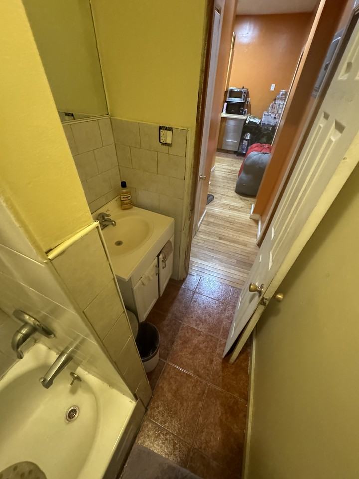 Hendrix St #1 - Photo 3 of 5