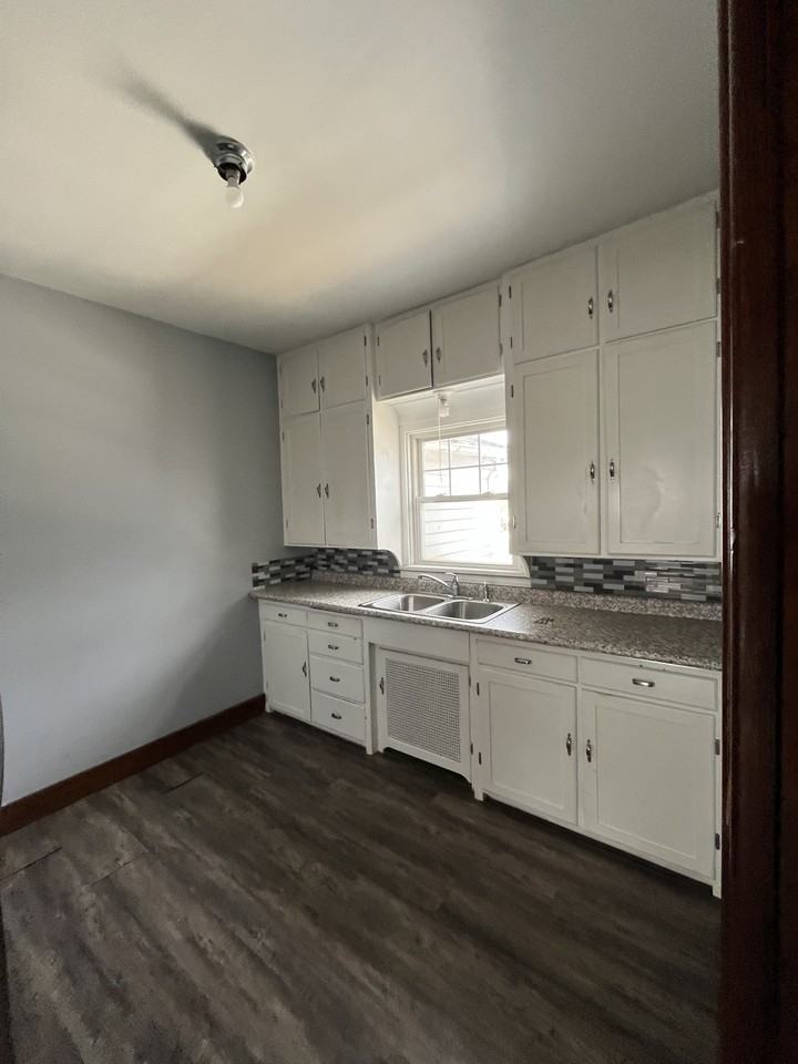 518 S 8th St #2 - Photo 2 of 9