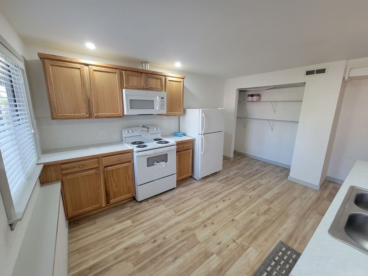 2165 Ponderosa Dr Se - Photo 2 of 11