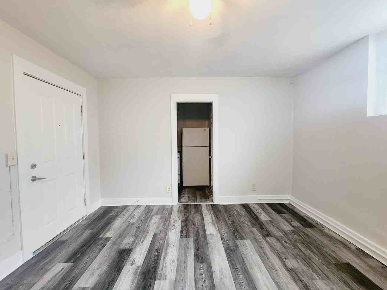 345 Alexander St. - Photo 4 of 7