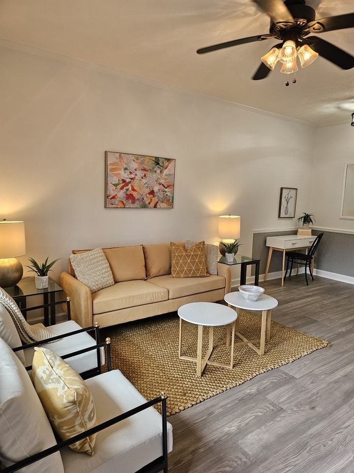 306 Pacific Dr #306 - Photo 3 of 16