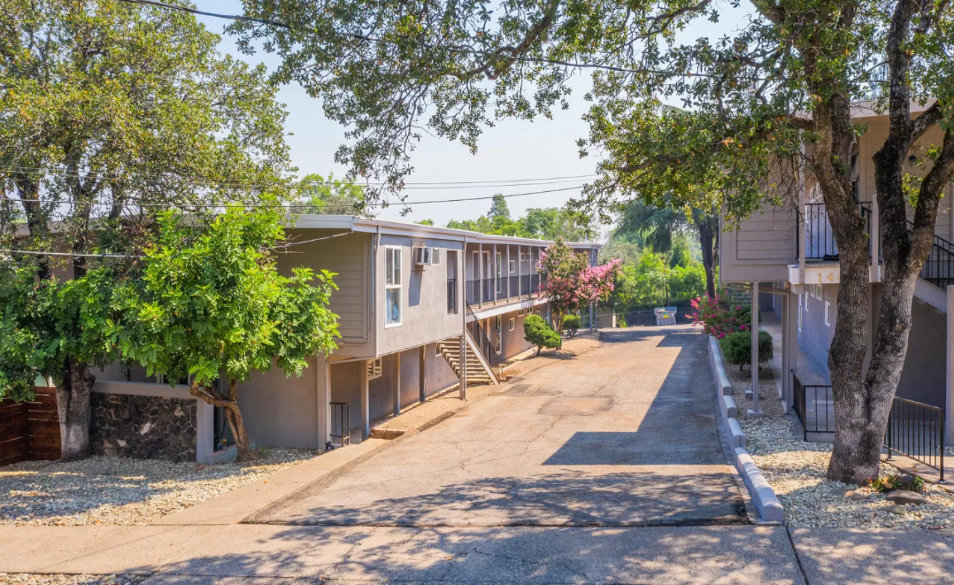 Cascade Apartments - Photo 2 of 11