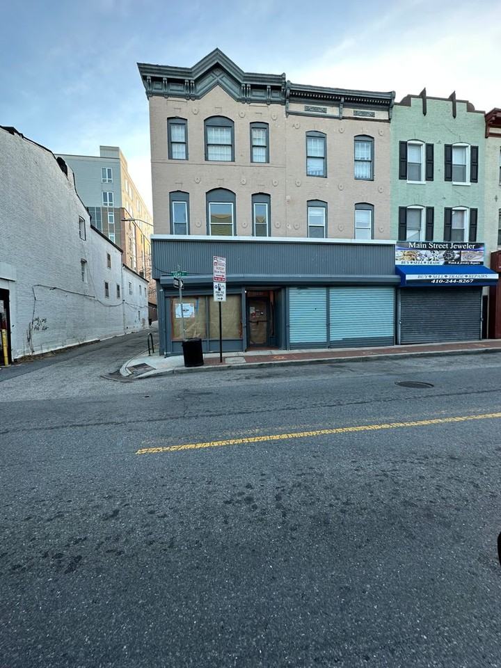 For Rent: Contemporary Urban Living at 1125 Light St – Your City Oasis Awaits! - Photo 2 of 24