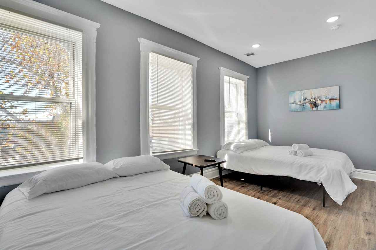 21 E Webster Ave #2 - Photo 3 of 15