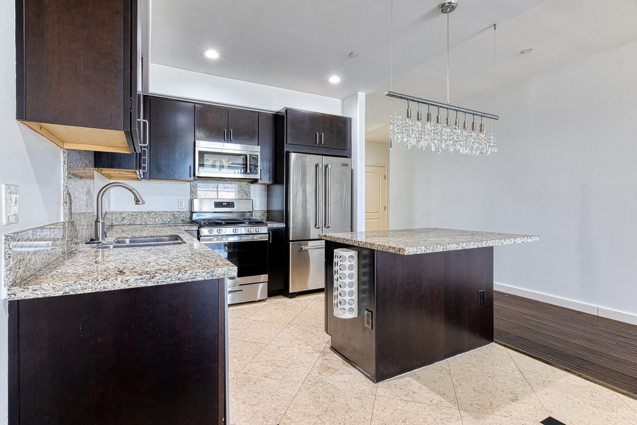 401 N Serrano Ave #304 - Photo 2 of 24