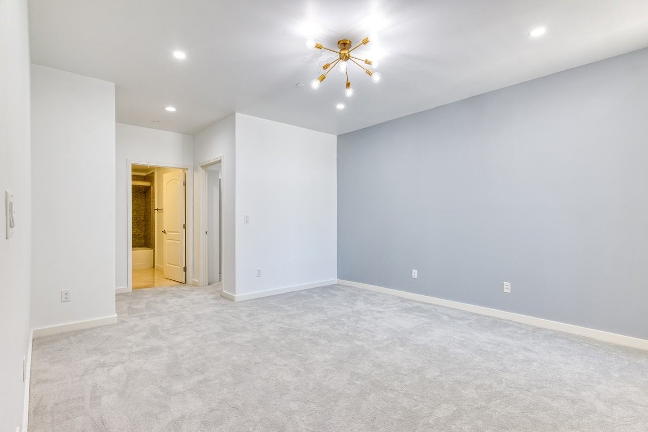 401 N Serrano Ave #304 - Photo 6 of 24