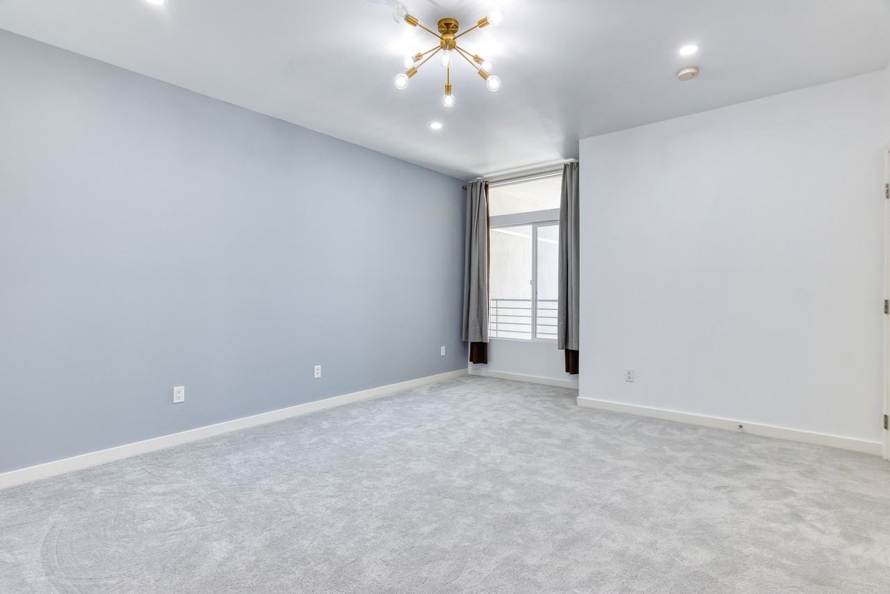 401 N Serrano Ave #304 - Photo 7 of 24