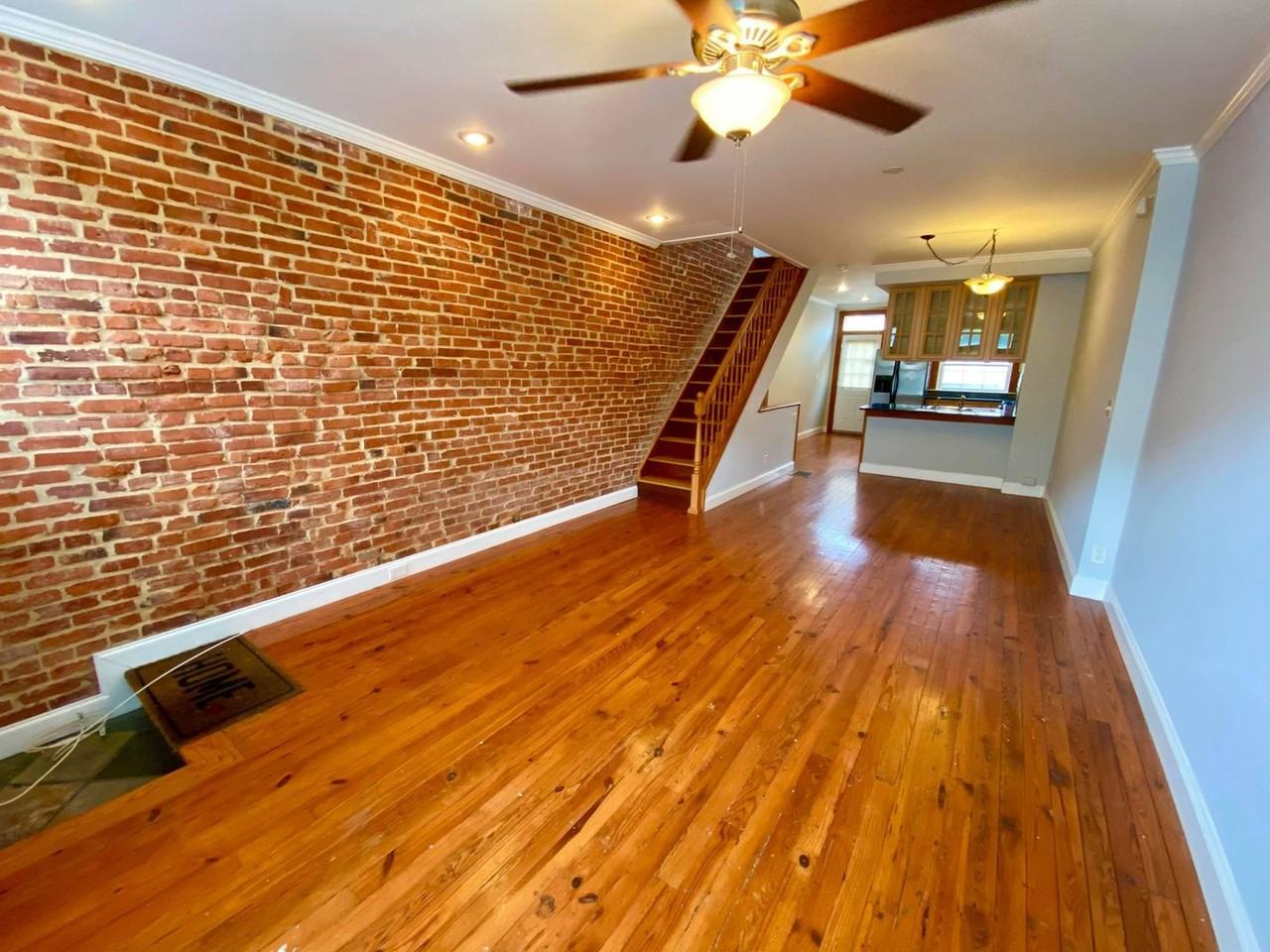 106 S Bouldin St - Photo 4 of 26