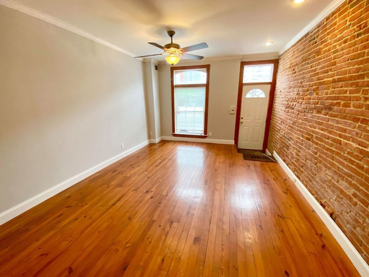 106 S Bouldin St - Photo 7 of 26