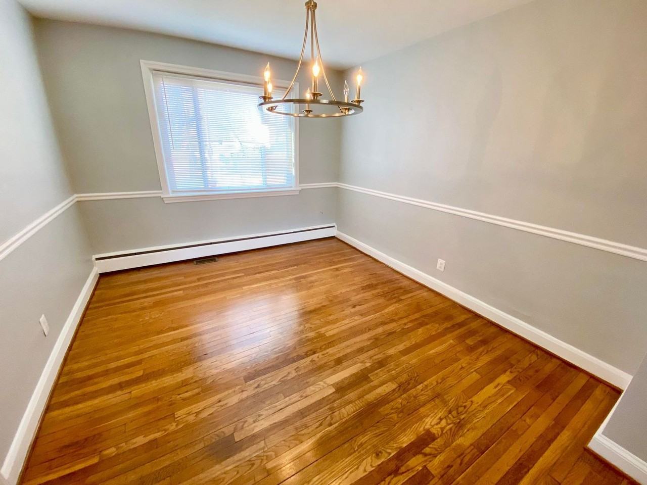 5822 Leith Walk - Photo 5 of 23