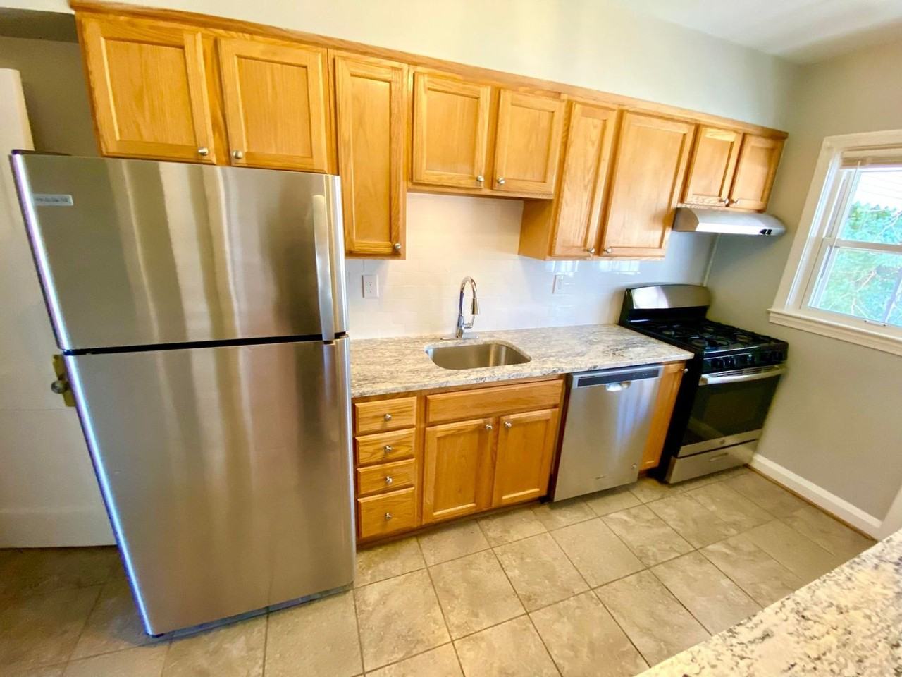 5822 Leith Walk - Photo 7 of 23