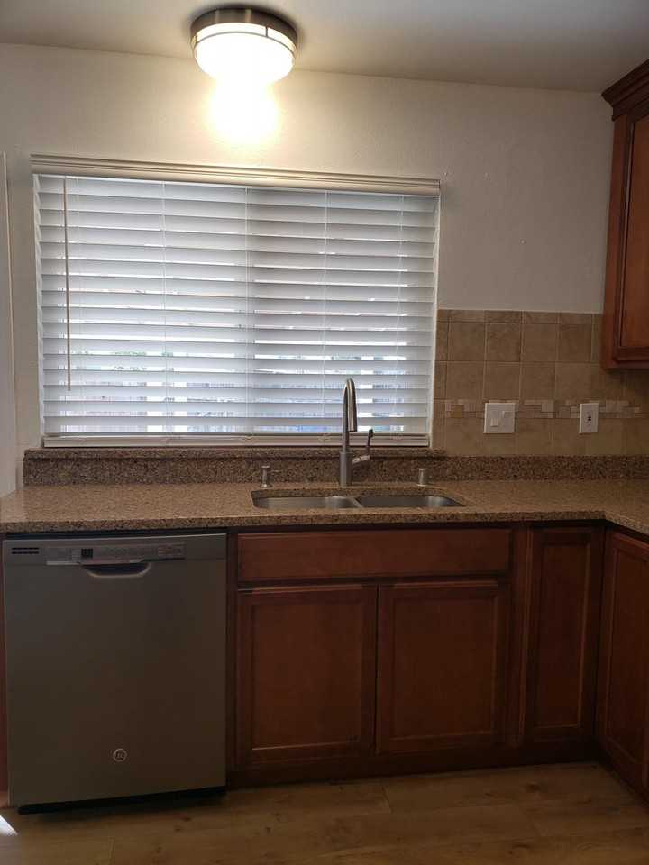 580 E Monte Vista Ave - Photo 3 of 14