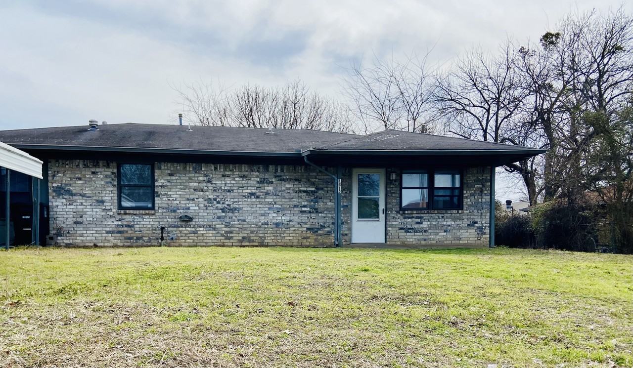 1815 Olive St #NA - Photo 2 of 7