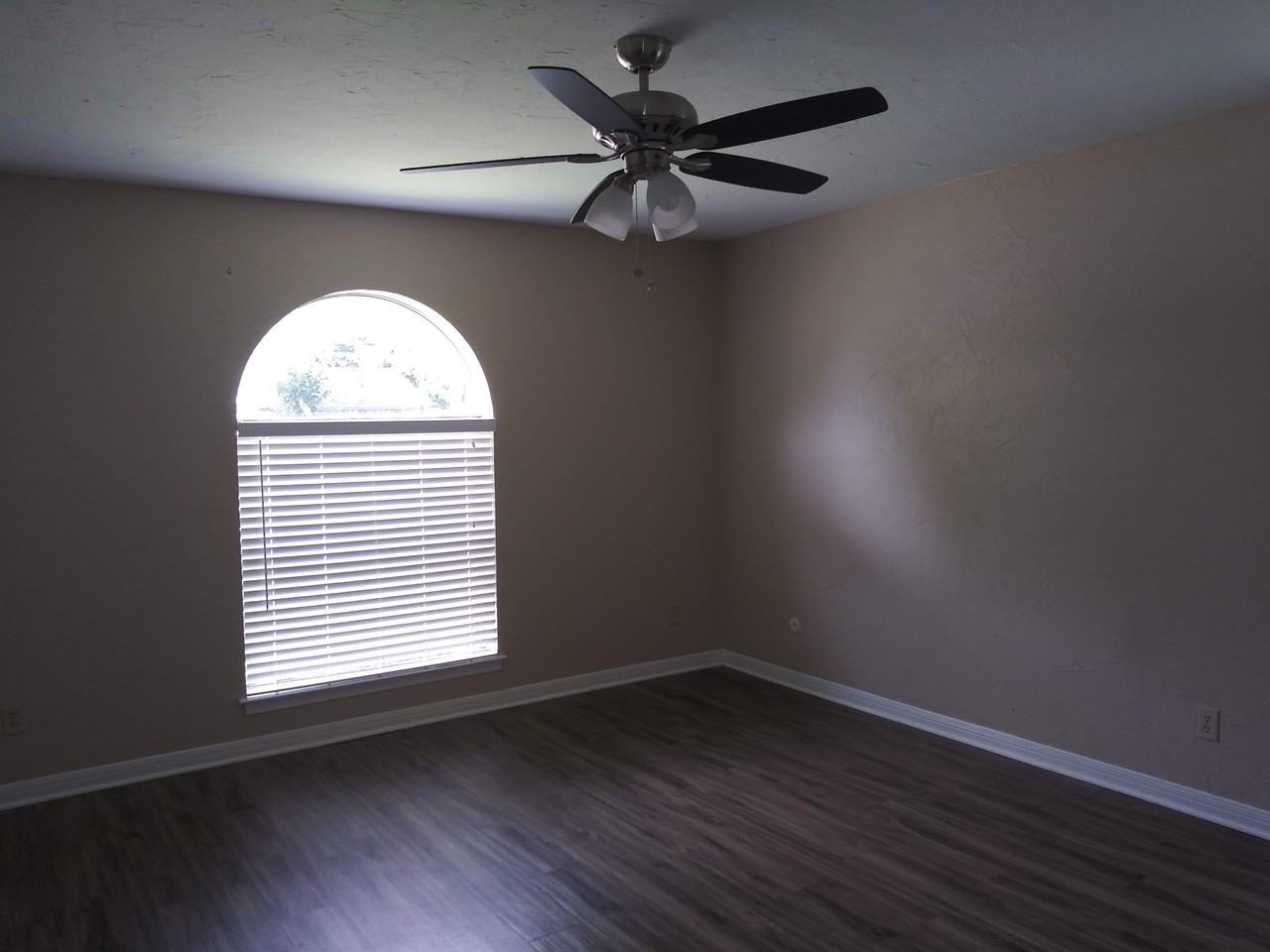 Bowling Green St #NA - Photo 6 of 21