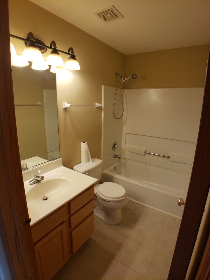 627 Thompson Ave #NA - Photo 3 of 20
