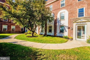 featured image of 711 N Broom St
