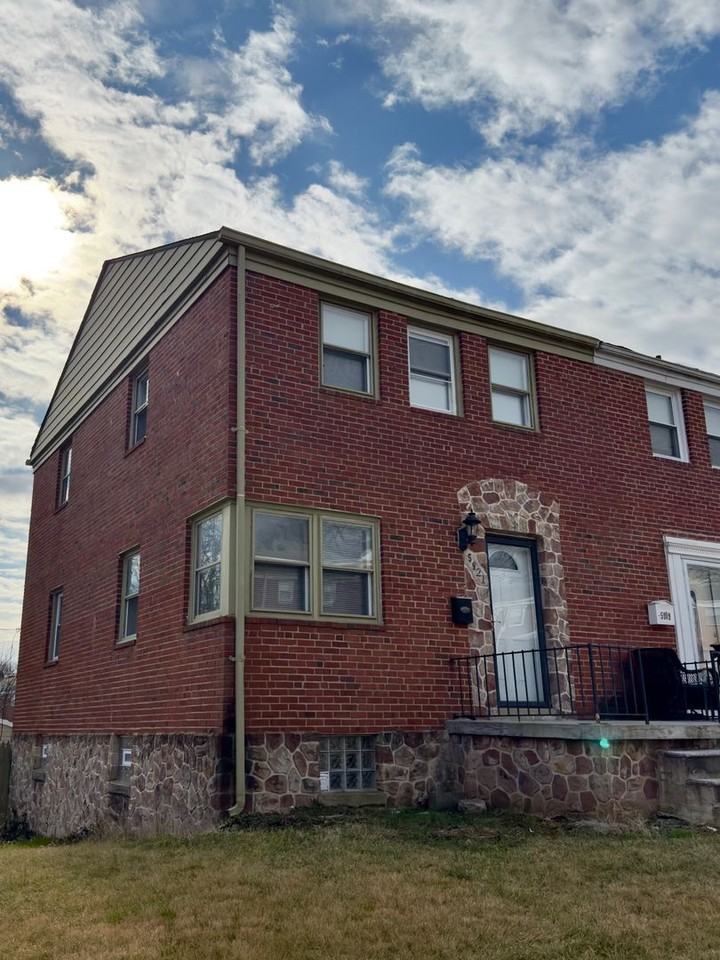 5921 Fenwick Ave - Photo 2 of 30