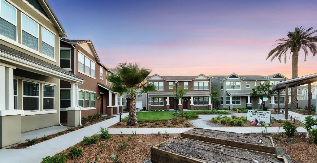 0037cp - Photo 2 of 10