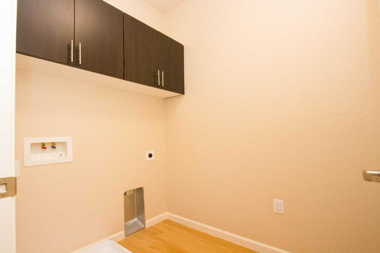 0037cp - Photo 3 of 10