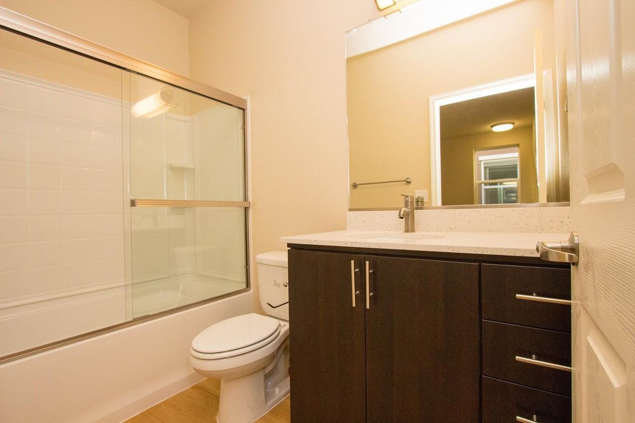 0037cp - Photo 4 of 10