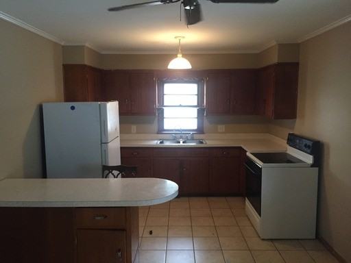 2425 N Wells St - Photo 3 of 7