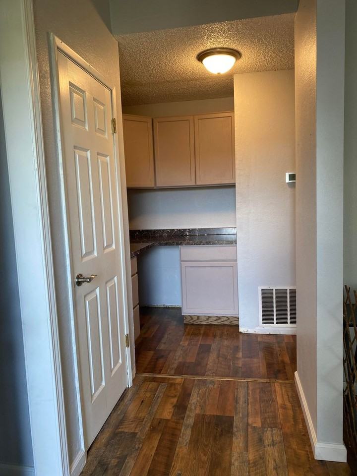 1014 Prairie Dr - Photo 6 of 21