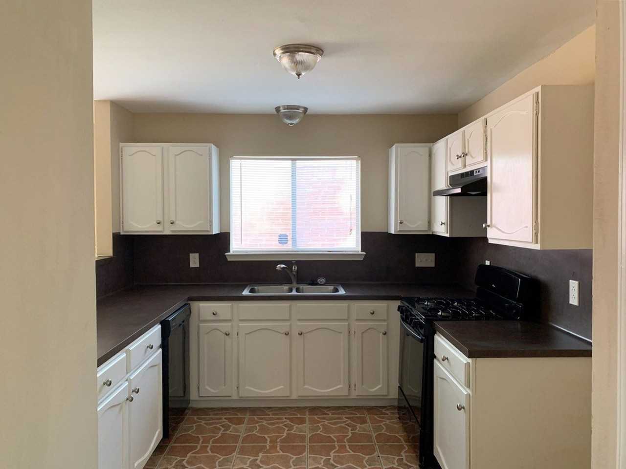 5922 Cinnamon Creek Cir - Photo 3 of 19