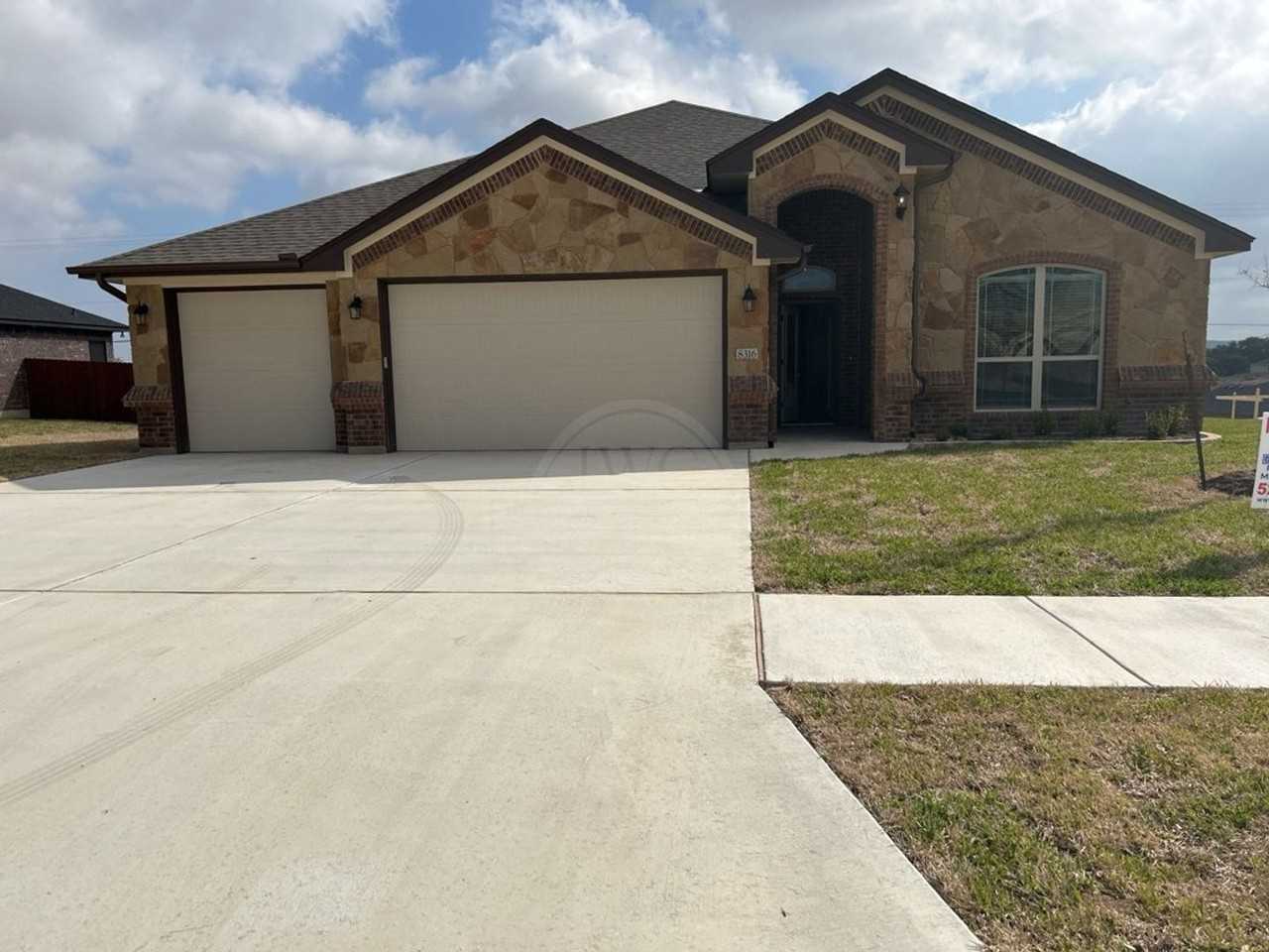 8316 Money Pit Rd - Photo 2 of 50