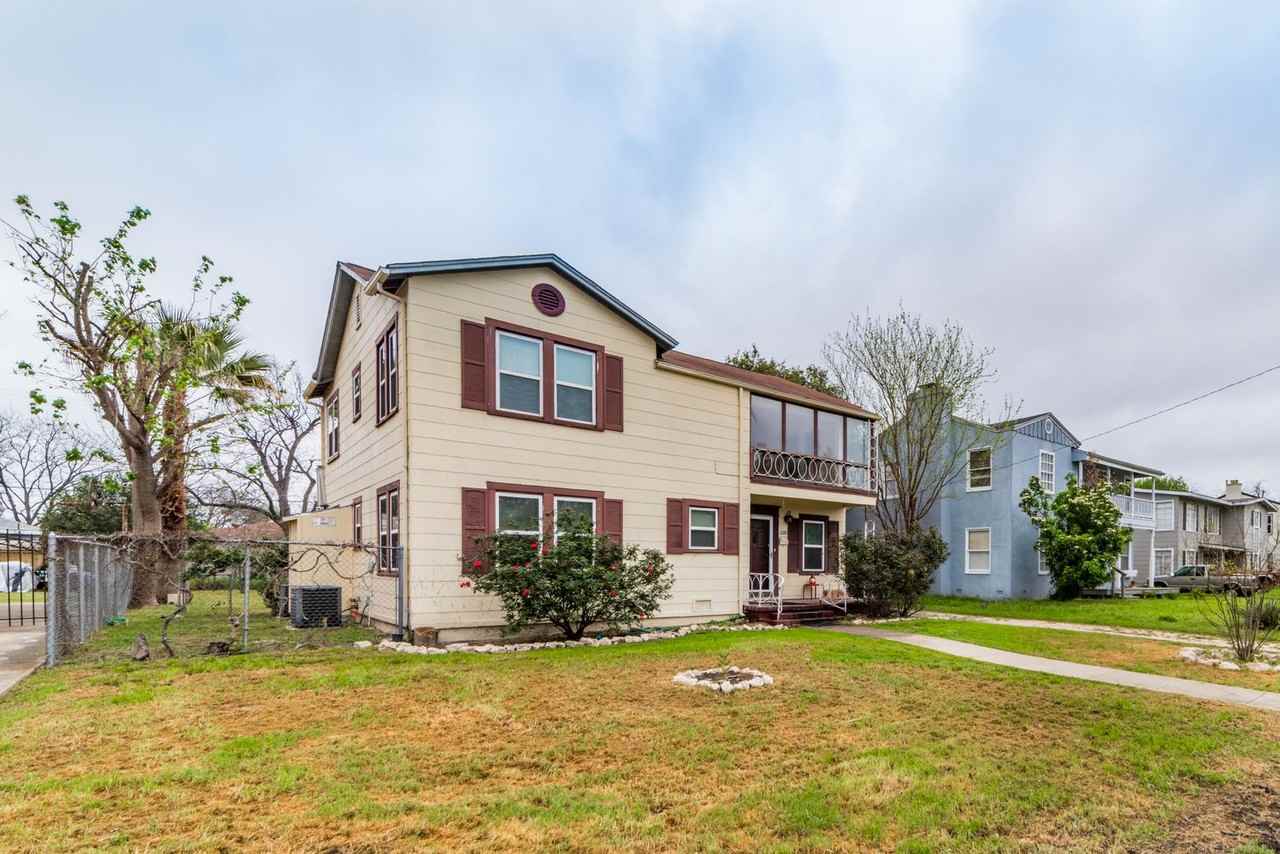2218 W Mistletoe Ave - Photo 3 of 26