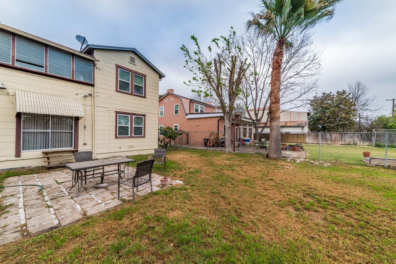 2218 W Mistletoe Ave - Photo 4 of 26