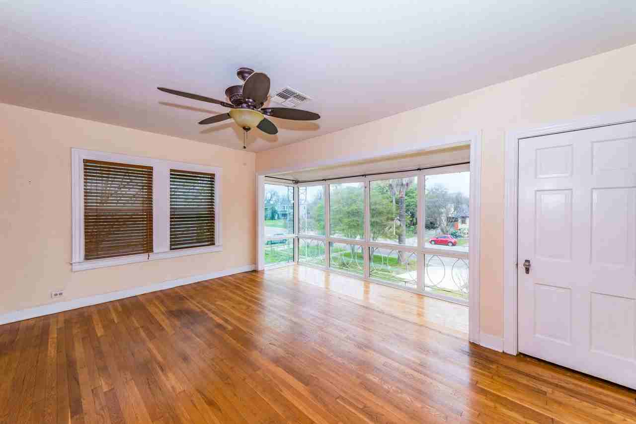 2218 W Mistletoe Ave - Photo 5 of 26