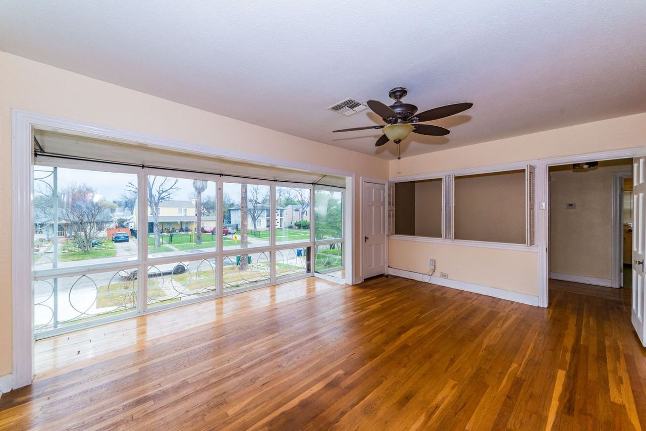2218 W Mistletoe Ave - Photo 6 of 26