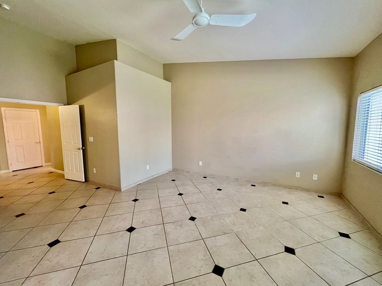 1158 Mirage Lake St - Photo 7 of 17