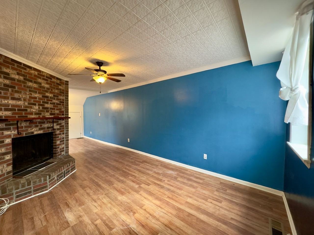 678 Melvin Dr - Photo 2 of 24