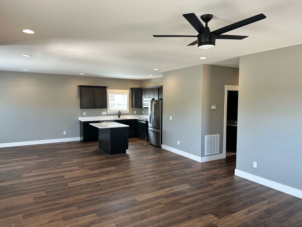 350 Johnson Blvd Se - Photo 3 of 13