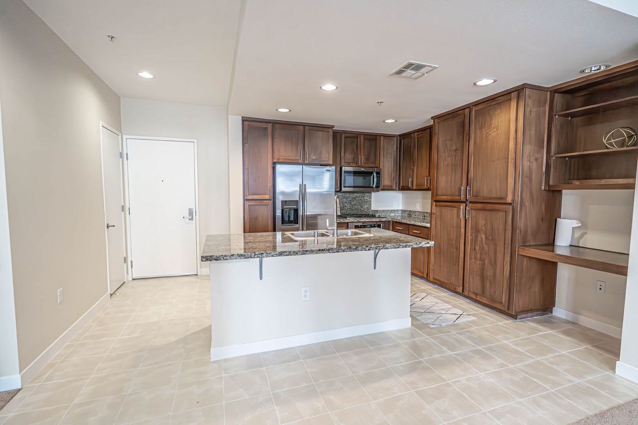 21301 Erwin St - Photo 3 of 31