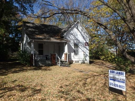 1109 N College Ave - Photo 2 of 20